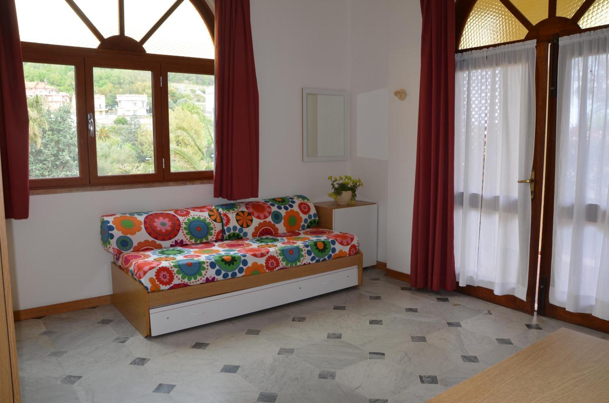 Residence Pian Dei Boschi Pietra Ligure Esterno foto