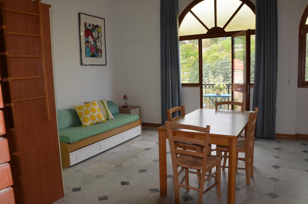 Residence Pian Dei Boschi Pietra Ligure Esterno foto