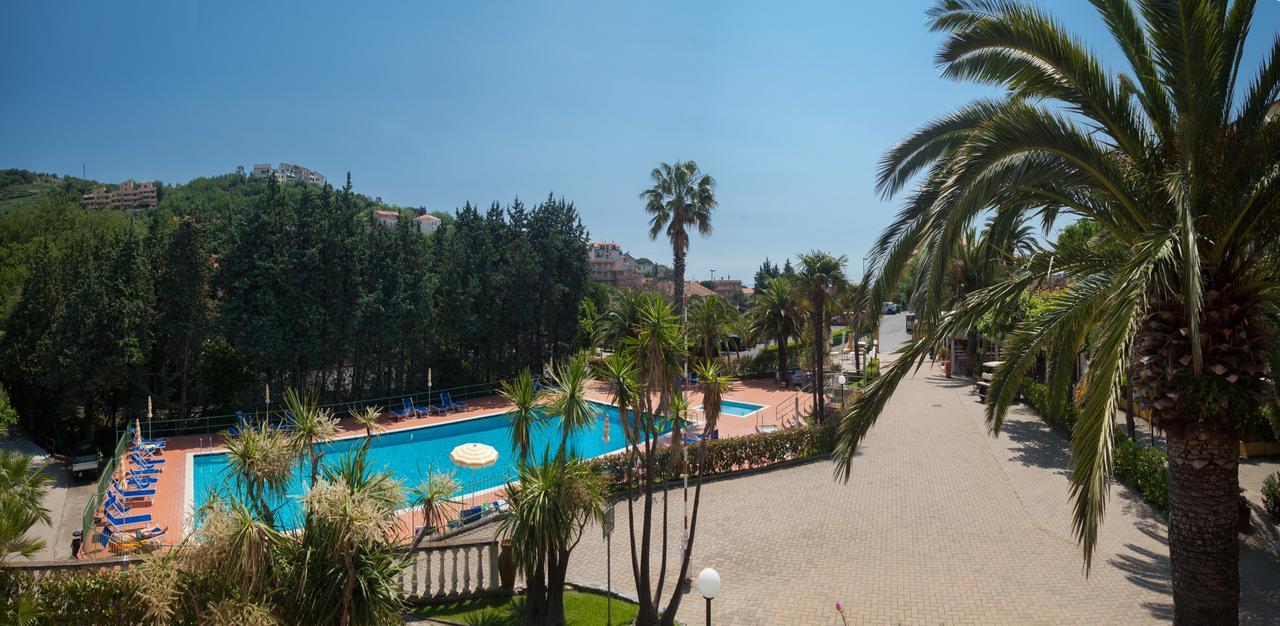 Residence Pian Dei Boschi Pietra Ligure Esterno foto